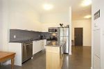 625 Queen St E